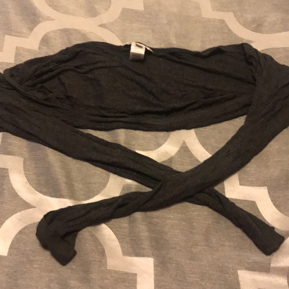 CAbi shrug